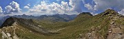 60 In lunga panoramica discesa da Cima (2348 m) a Passo di Lemma (2137 m) 